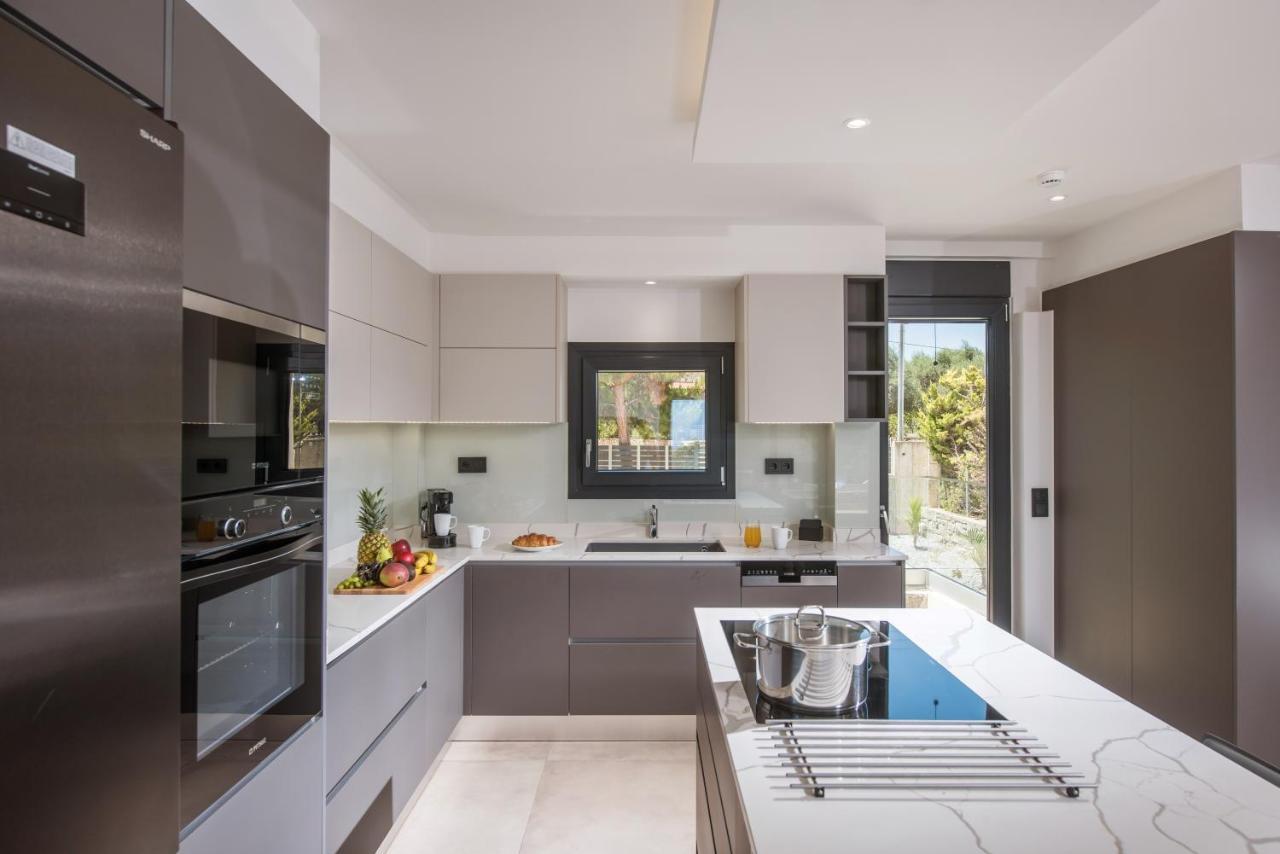 הרסוניסוס Luxury Villa Marelina מראה חיצוני תמונה